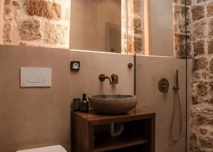 Il Borgο Rhodes City